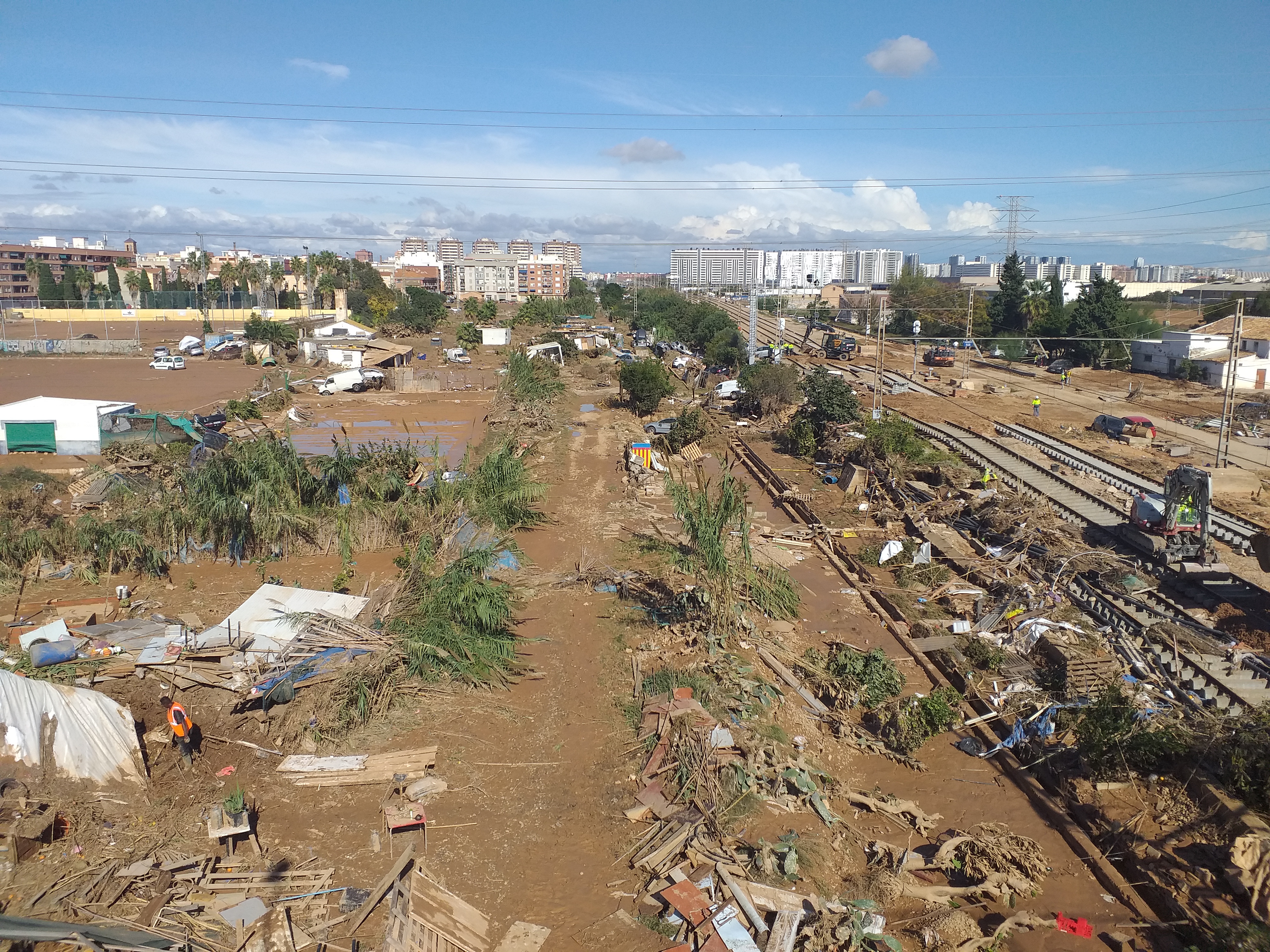  Volunteers cleaning up in Sedaví following the devastating DANA floods in Valencia, Spain. Photo: Pacopac 2 November 2024. Licensed under CC Attribution-Share Alike 4.0 International license.